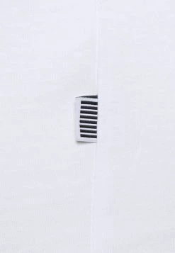 Pier One Prix Bradés 2 PACK - T-shirt basique t-shirts col en v profond homme -Pas Cher Pier One Boutique 00c6557ea3904ad6b85f23746ff9d56c