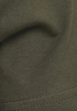 Pier One 5 PACK - T-shirt basique Prix Avantageux t-shirts col rond homme 32 Pier One 5 PACK - T-shirt basique Prix Avantageux t-shirts col rond homme -Pas Cher Pier One Boutique 02221329db7d47b3a7b6668c5e8ade29