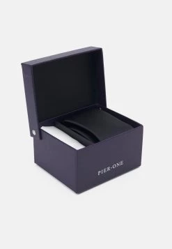Soldes En Ligne Pier One SET - Mouchoir de poche pochettes de costume couleur unie homme 17 Soldes En Ligne Pier One SET - Mouchoir de poche pochettes de costume couleur unie homme -Pas Cher Pier One Boutique 06b4e30b02054d97ab41b98aa24c50fc
