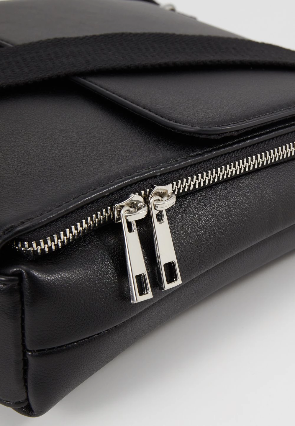 Pier One Sac bandoulière Promos sacs fermoir aimanté homme 9 Pier One Sac bandoulière Promos sacs fermoir aimanté homme – Image 7