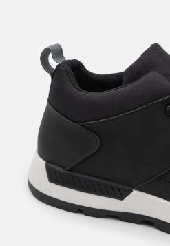 Promos Pier One Baskets basses baskets & sneakers rond homme -Pas Cher Pier One Boutique 0b650cd09b964638b7c16629dbda1153