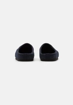 Pier One Bonne Qualité UNISEX - Chaussons rond homme -Pas Cher Pier One Boutique 0d4c6e439482428c8d895132ada8d69b