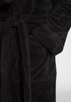 Prix Exclusifs Pier One Peignoir sous-vêtements & chaussettes capuche homme -Pas Cher Pier One Boutique 0f1fe571c84049c9b7ec50f28f894b6f