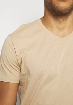 Prix Affortable Pier One 3 PACK - T-shirt basique t-shirts col en v homme -Pas Cher Pier One Boutique 112e274a77d44bfdb30f2a1f86f0f677