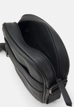 Pier One Prix d’Amis Sac bandoulière sacs compartiment pour téléphone portable homme -Pas Cher Pier One Boutique 15d625c4844645738e31e4db9faa3e28