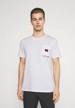Pier One Prix Réduit CHEST POCKET TEE - T-shirt imprimé t-shirts col rond homme 14 Pier One Prix Réduit CHEST POCKET TEE - T-shirt imprimé t-shirts col rond homme -Pas Cher Pier One Boutique 1a9c250745d0432baadbd1c289abb10f