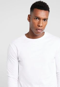 Prix Abordable Pier One 2 PACK - T-shirt à manches longues t-shirts col rond homme 16 Prix Abordable Pier One 2 PACK - T-shirt à manches longues t-shirts col rond homme -Pas Cher Pier One Boutique 1bdb90ba8c294d89ae61fc1fa5f00ed8