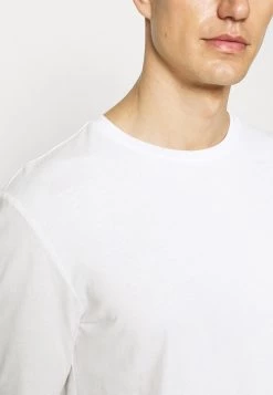 Pier One 3 PACK - T-shirt à manches longues Qualité Supérieure t-shirts col rond homme 19 Pier One 3 PACK - T-shirt à manches longues Qualité Supérieure t-shirts col rond homme -Pas Cher Pier One Boutique 1e20ee920f194bd69b2cc79cabaf7810