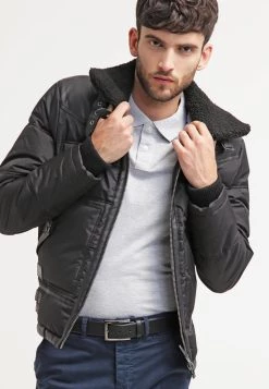 Pier One Prix Préférentiel Polo t-shirts & polos col polo homme -Pas Cher Pier One Boutique 1e333d3fc64049b780021abbb7622a8a