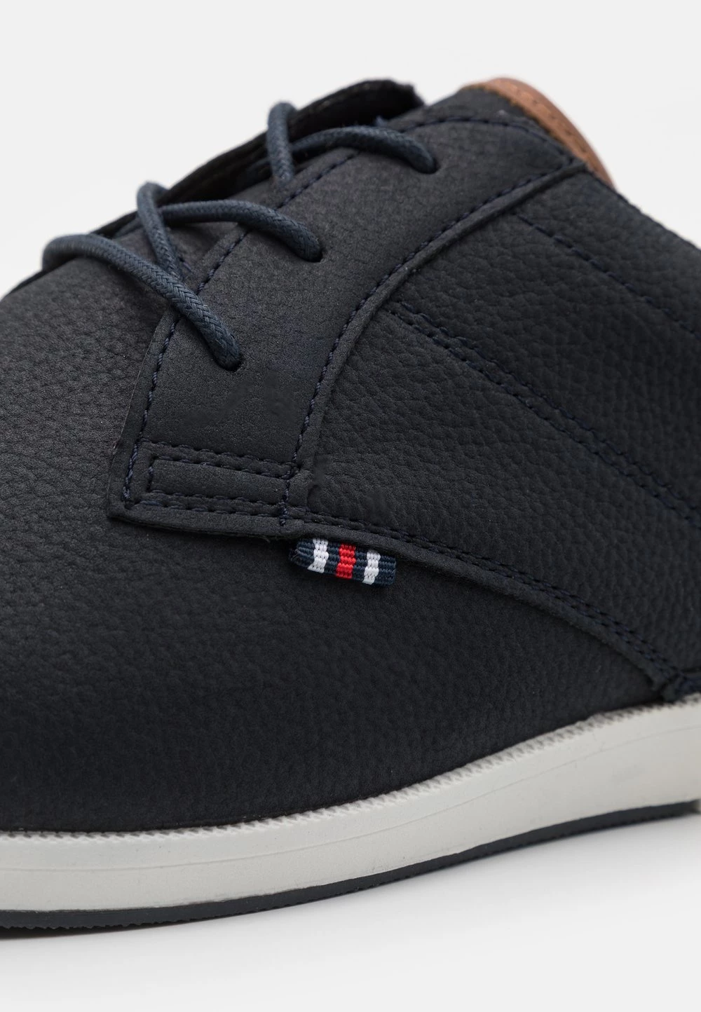 Réduction Pier One Chaussures à lacets derbies, richelieus & chaussures bateau rond homme 8 Réduction Pier One Chaussures à lacets derbies, richelieus & chaussures bateau rond homme – Image 6