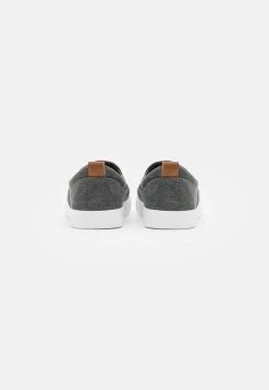 Pier One UNISEX - Baskets basses Meilleur Prix Garanti mocassins et loafers rond -Pas Cher Pier One Boutique 20ca87530cdf4df9a43e10ae751aecbc