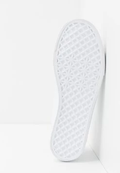 Pier One Prix Ourlé UNISEX - Baskets basses baskets & sneakers rond 12 Pier One Prix Ourlé UNISEX - Baskets basses baskets & sneakers rond -Pas Cher Pier One Boutique 20eb0f643e354421a6c72e17630e2e36