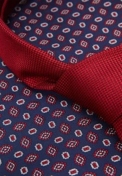 Pier One Prix Sacrifiés SET - Cravate pochettes de costume floral homme 15 Pier One Prix Sacrifiés SET - Cravate pochettes de costume floral homme -Pas Cher Pier One Boutique 22abaa47cbb544b99662b8c6aabf872e