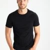 Prix Cassé Pier One T-shirt basique t-shirts col rond homme -Pas Cher Pier One Boutique 240072a406dd48c99e12c4f14a21d70a