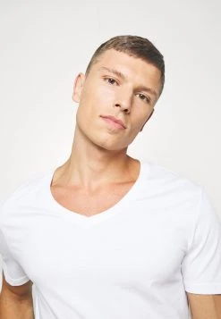 Pier One Prix Bradés 2 PACK - T-shirt basique t-shirts col en v profond homme -Pas Cher Pier One Boutique 2464778c5d314b51b098f8e722d959b0