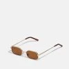 Pier One En Remise UNISEX - Lunettes de soleil rectangulaire -Pas Cher Pier One Boutique 25ec333a8a404192be7637dfc4cbcb25
