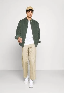 Prix Affortable Pier One CORDUROY SHIRT - Chemise chemises col à boutons homme -Pas Cher Pier One Boutique 2681d3c7023841dc87c6d622ce5c1c61