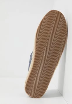 Pier One 50% Off De Vente UNISEX - Espadrilles chaussures basses rond -Pas Cher Pier One Boutique 2cae18c64fec4d4fb91bef2a1cf6da8e