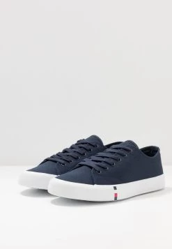 Prix Dégriffé Pier One UNISEX - Baskets basses baskets & sneakers rond -Pas Cher Pier One Boutique 2ede1e5efce7440db7e1f8ece3d9612b