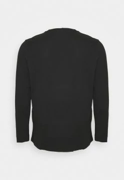 Prix Distinctifs Pier One T-shirt à manches longues t-shirts col rond homme -Pas Cher Pier One Boutique 2fa25023c7054527b5b218f3973a06ff