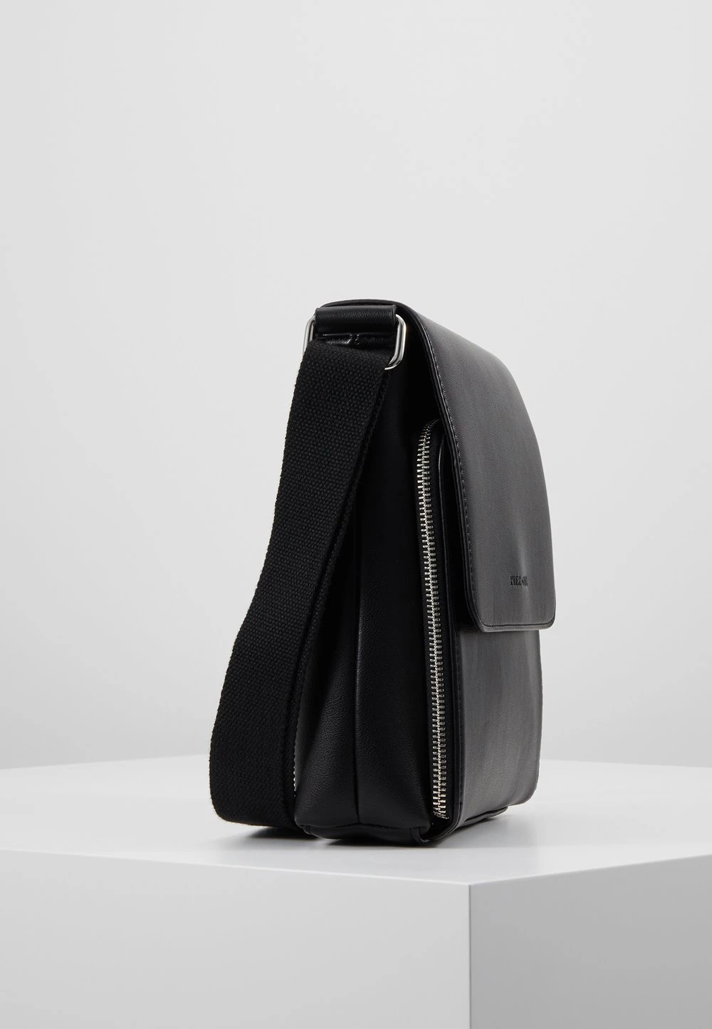 Pier One Sac bandoulière Promos sacs fermoir aimanté homme 6 Pier One Sac bandoulière Promos sacs fermoir aimanté homme – Image 4