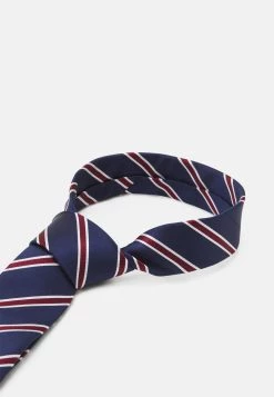 Promos Pier One SET - Cravate pochettes de costume rayures homme -Pas Cher Pier One Boutique 351bc92d26974a3f83c162c44a4de806