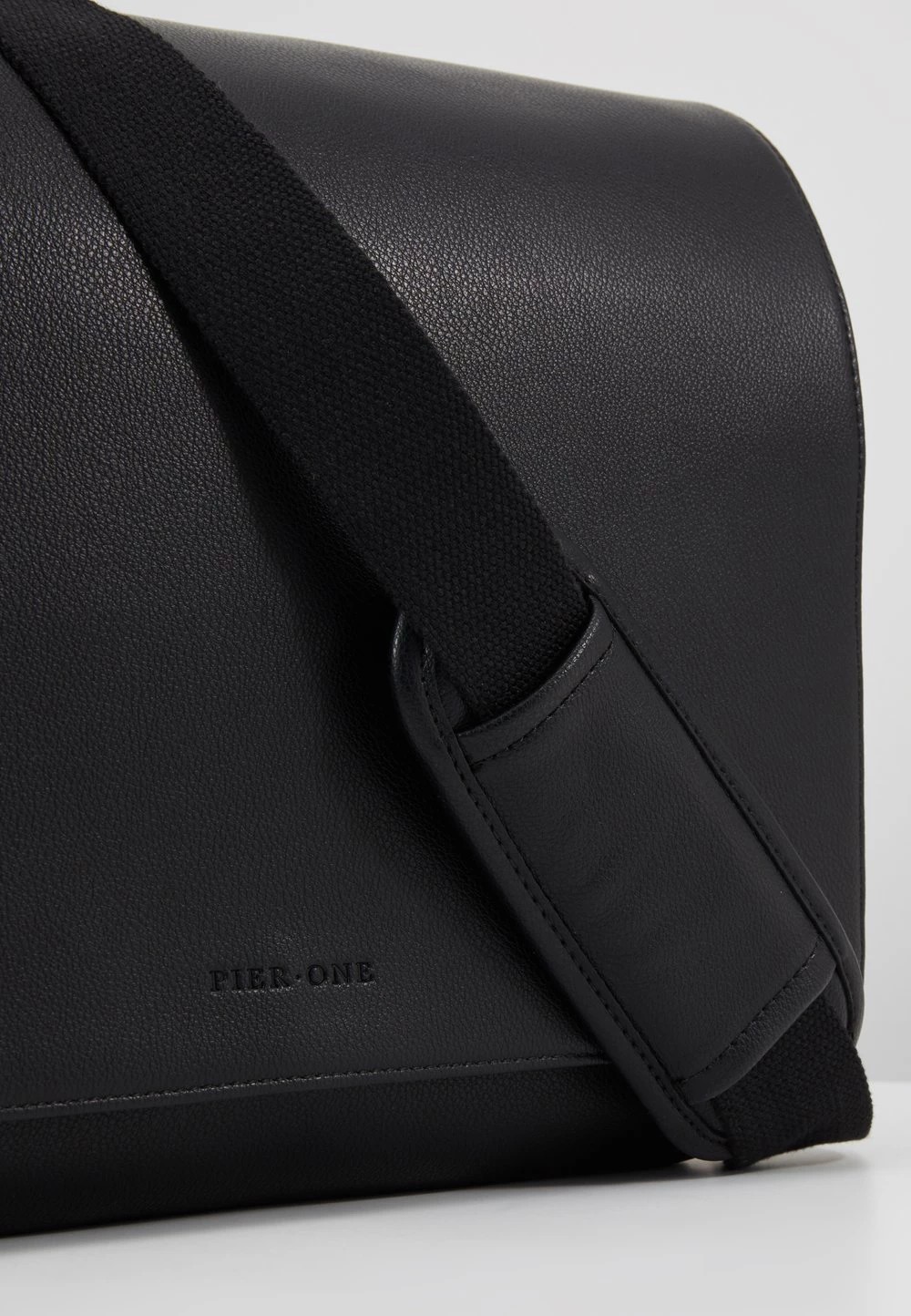 Pier One Meilleur Prix Garanti Sac bandoulière sacs compartiment pour pc portable homme 9 Pier One Meilleur Prix Garanti Sac bandoulière sacs compartiment pour pc portable homme – Image 7