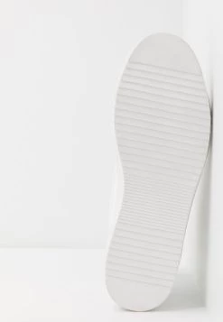 Pier One UNISEX - Baskets montantes Meilleur Prix Garanti sneakers rond -Pas Cher Pier One Boutique 35f3cfcd2ba44f49b2e9d4cc3cd4cfc6