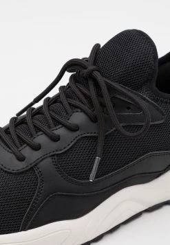 Prix Favorable Pier One UNISEX - Baskets basses baskets & sneakers rond 15 Prix Favorable Pier One UNISEX - Baskets basses baskets & sneakers rond -Pas Cher Pier One Boutique 36cbe66cb08a40fbabcf0b96746d0e15