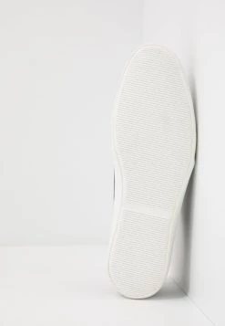 Prix Avantageux Pier One UNISEX - Baskets basses sneakers rond -Pas Cher Pier One Boutique 3a02672da68e4a298a55a89d393109a9