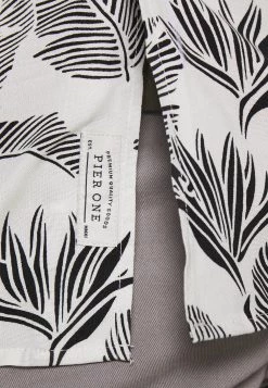 Pier One Chemise Qualité Excellente chemises col revers homme -Pas Cher Pier One Boutique 3a907b91fe954c4a94331cb5f66d2c5b