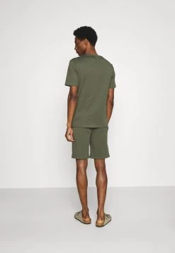 Prix Abordable Pier One SET - Pyjama pyjamas normale homme -Pas Cher Pier One Boutique 3b6102c3fc4641808de5f1e02c36579d