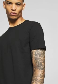 Pier One 3 PACK - T-shirt basique - black/ white Prix Gelé t-shirts col rond homme -Pas Cher Pier One Boutique 3c7fec9282cf41fe87a7e68583b84b09