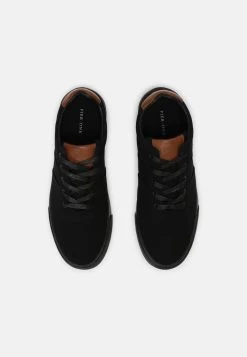 Pier One UNISEX - Baskets basses Prix Bradés sneakers rond -Pas Cher Pier One Boutique 3ea015cce91e4b2d8792edcfd0e67cfb