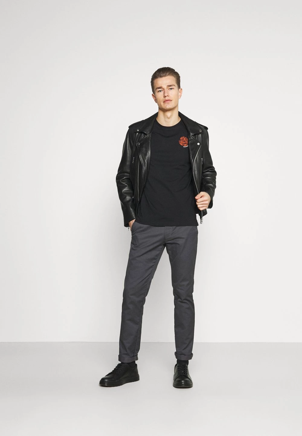 Pier One T-shirt imprimé Prix Bradés t-shirts col rond homme 4 Pier One T-shirt imprimé Prix Bradés t-shirts col rond homme – Image 2