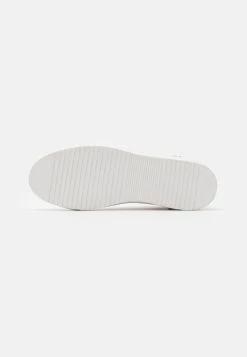 Prix Gelé Pier One UNISEX - Baskets montantes sneakers rond -Pas Cher Pier One Boutique 42e1ac3fa3b34888937a24d1abd2555a