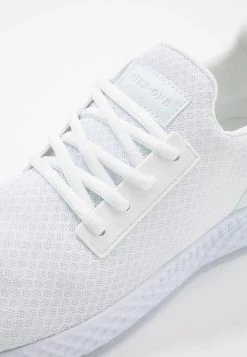 Pier One UNISEX - Baskets basses Prix Refroidis sneakers rond homme -Pas Cher Pier One Boutique 456501cdb0a342e597dd360bdaa5fbfb