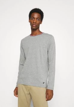 Pier One T-shirt Ă manches longues Soldes t-shirts col rond homme