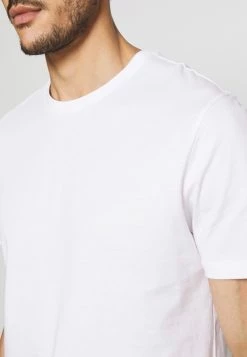 Vendre-Réclame Pier One 5 PACK - T-shirt basique t-shirts col rond homme -Pas Cher Pier One Boutique 4a6de0d2b72e4f1290d4d17a26a3cd34