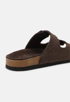 Pier One Prix Cassé UNISEX - Mules sandales et tongs ouvert -Pas Cher Pier One Boutique 4ee4e02e149649d2b1fb1af4f8dad035