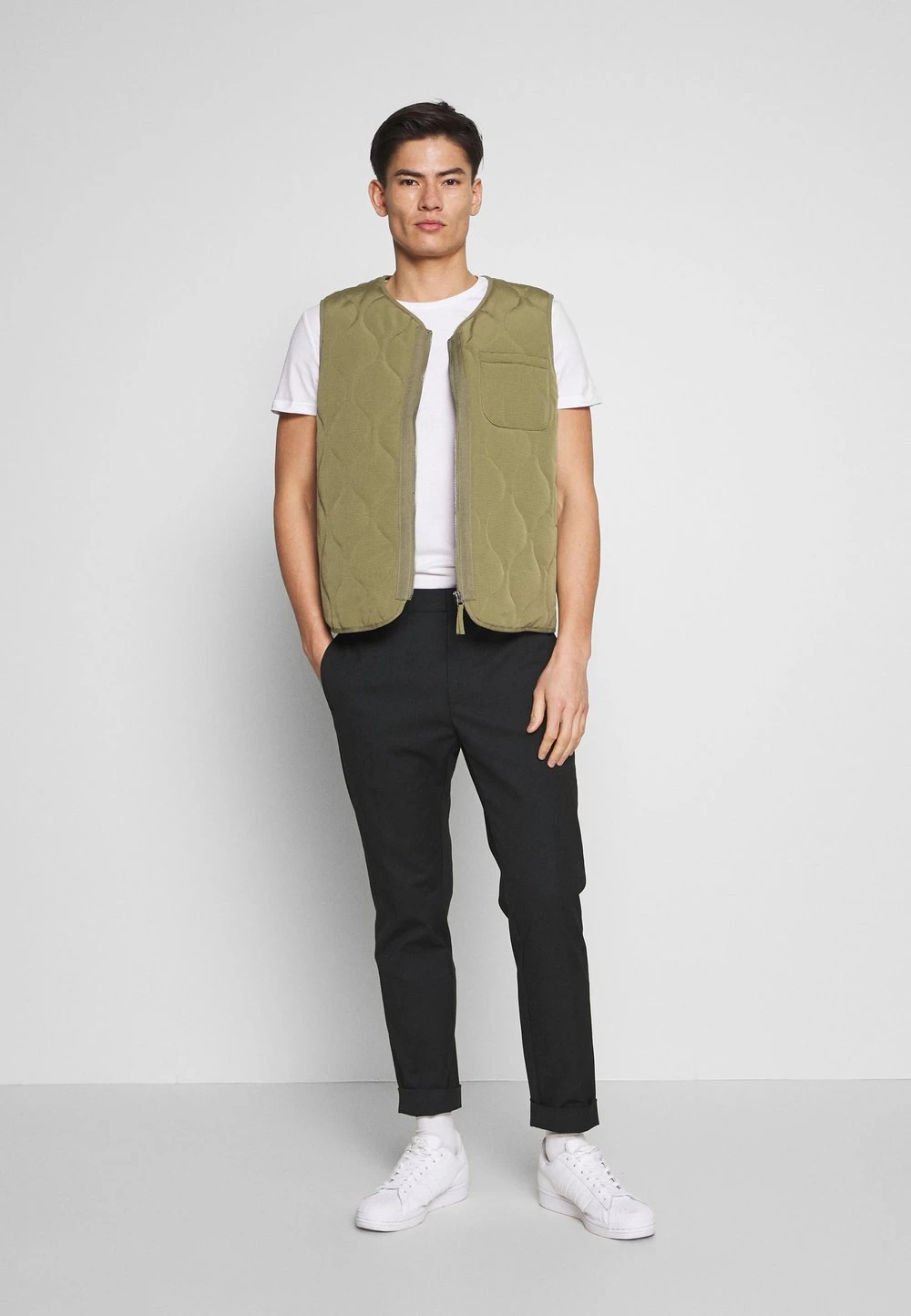 Pier One Qualité garantie 100% 5 PACK - T-shirt basique t-shirts col rond homme 3 Pier One Qualité garantie 100% 5 PACK - T-shirt basique t-shirts col rond homme