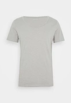 Pier One Prix De Lancement T-shirt basique t-shirts encolure large ronde homme -Pas Cher Pier One Boutique 50a7d4b6c52c4f8db77eac36a523afec 6