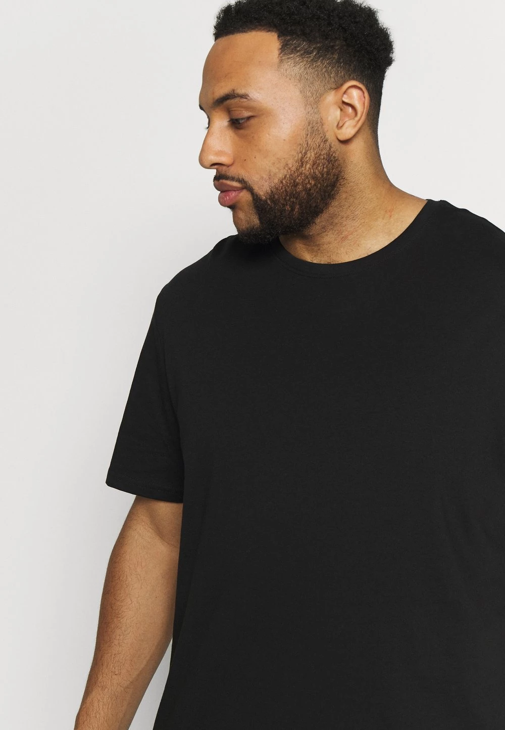 Pier One Prix Refroidis 2 PACK - T-shirt basique - black t-shirts col rond homme 7 Pier One Prix Refroidis 2 PACK - T-shirt basique - black t-shirts col rond homme – Image 5