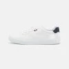 Pier One Prix Favorable UNISEX - Baskets basses baskets & sneakers rond 1 Pier One Prix Favorable UNISEX - Baskets basses baskets & sneakers rond -Pas Cher Pier One Boutique 53e18a30a2b2483f9e858dadbbf576b5