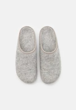 Qualité Garantie Pier One UNISEX - Chaussons rond homme 13 Qualité Garantie Pier One UNISEX - Chaussons rond homme -Pas Cher Pier One Boutique 54b394d559e44a6fba222e544e8785be