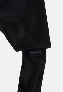 Pier One UNISEX - Sac bandoulière Produit de première qualité sacs et bagages compartiment pour téléphone portable -Pas Cher Pier One Boutique 5ad12cfe4065434fb4a966d6c236f3fb
