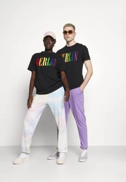 Pier One Prix Équitable PRIDE - T-shirt imprimé t-shirts col rond homme 10 Pier One Prix Équitable PRIDE - T-shirt imprimé t-shirts col rond homme -Pas Cher Pier One Boutique 5b4608c92a294ce2be7102089018938f
