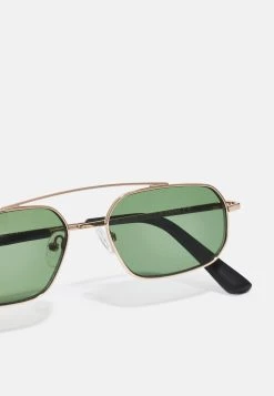 Haute Qualité Pier One Lunettes de soleil ovale femme -Pas Cher Pier One Boutique 5bc4ec5a70a64828bbed162942d559a7