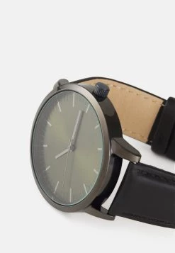 Pier One Prix Exclusifs Montre montres et bijoux boucle ardillon homme 9 Pier One Prix Exclusifs Montre montres et bijoux boucle ardillon homme -Pas Cher Pier One Boutique 5dca28beacba46b7bc086223cbe28ef2