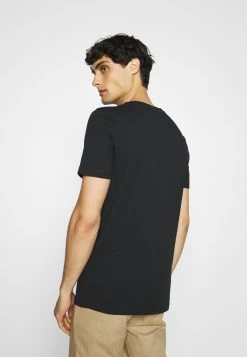 Pier One 3 PACK - T-shirt basique Haute Qualité t-shirts col rond homme -Pas Cher Pier One Boutique 5e70fac0f2e641258946d3cc09525771